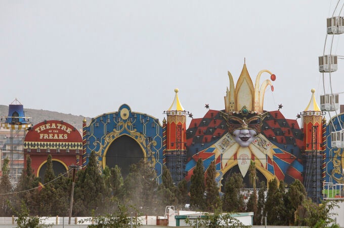 Imagen tomada desde el exterior del recinto del escenario principal del Festival Medusa de Cullera (Valencia).