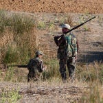 La caza, según el sector, es una actividad que crea riqueza, fija la población al territorio y contribuye a la conservación del medio ambiente