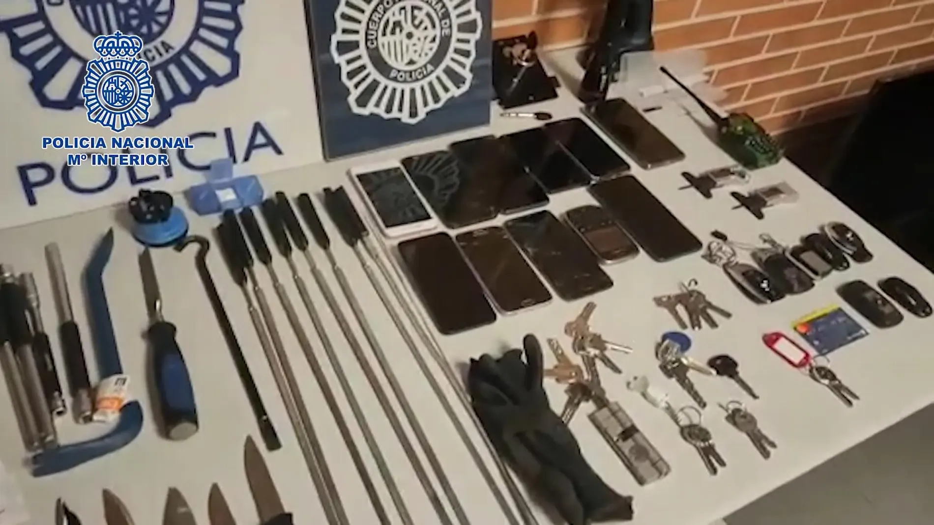 Objetos intervenidos por la Policía a los asaltantes de viviendas