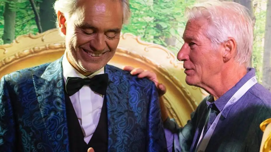 Andrea Bocelli y Richard Gere backstage