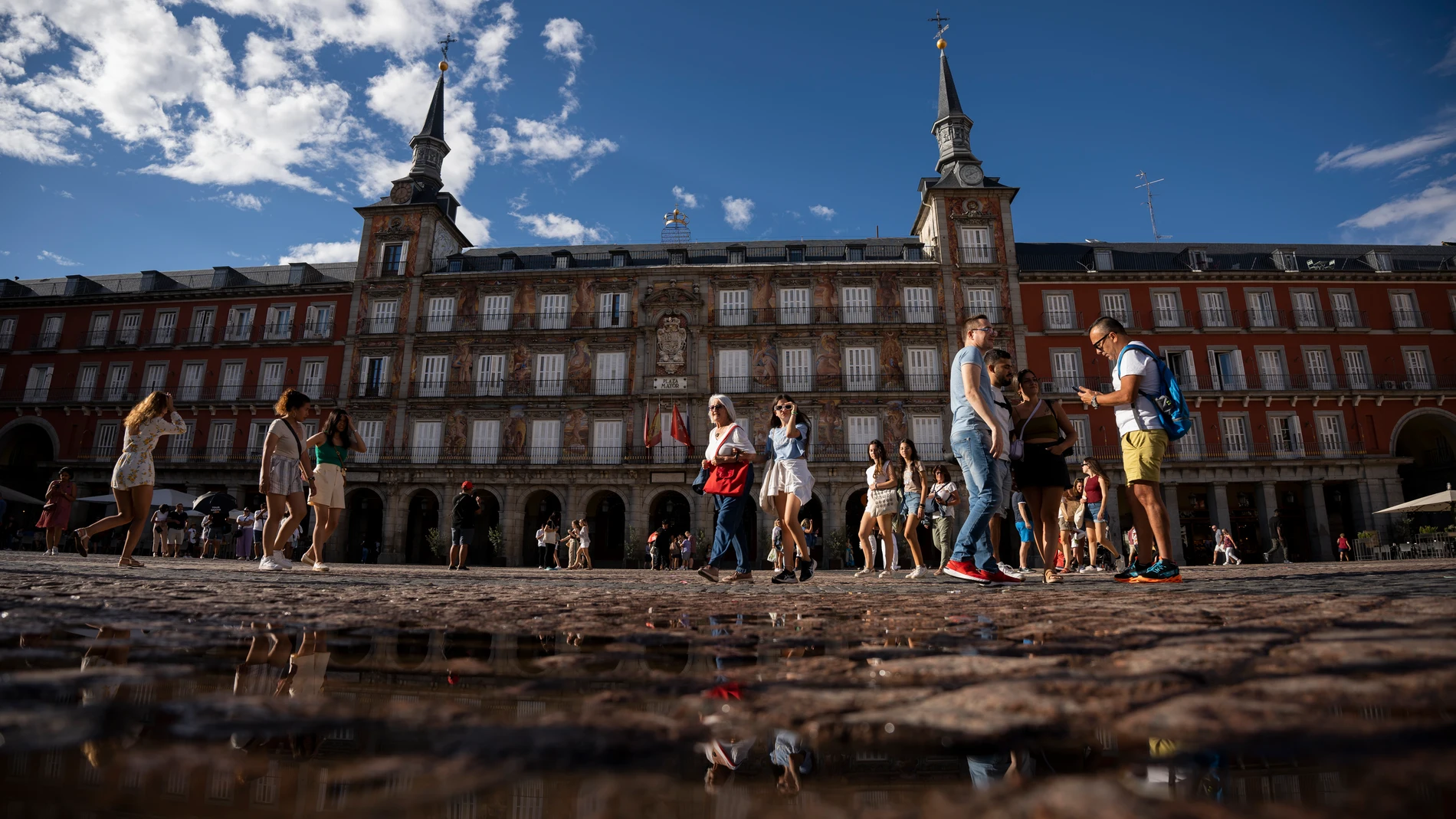La Plaza Mayor tras la lluvia de verano
