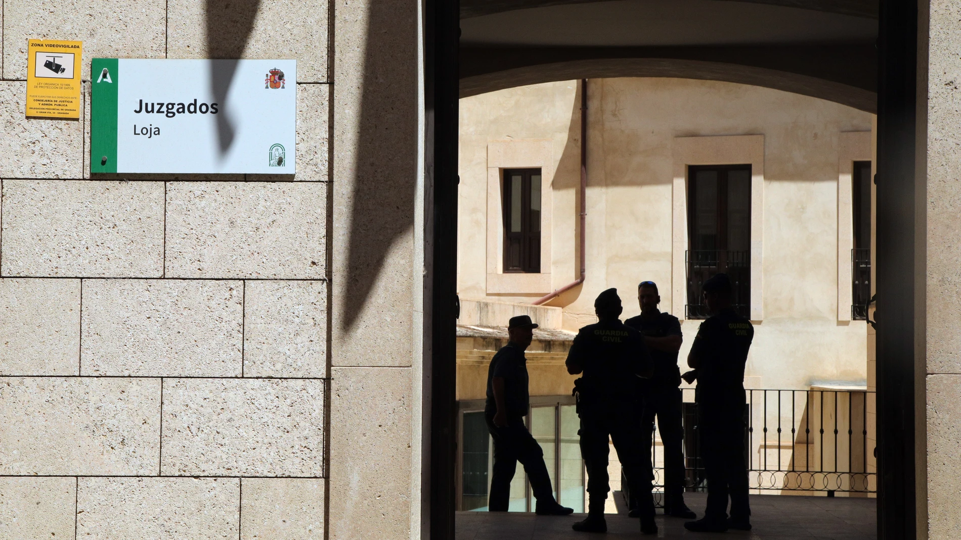 El Juzgado de Primera Instancia e Instrucción 1 de Loja (Granada) ha enviado este jueves a prisión al joven de 23 años que fue detenido como presunto autor del homicidio de otro de 19