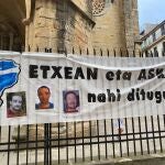 Pancarta a favor de la excarcelación de presos de ETA, en foto de archivo