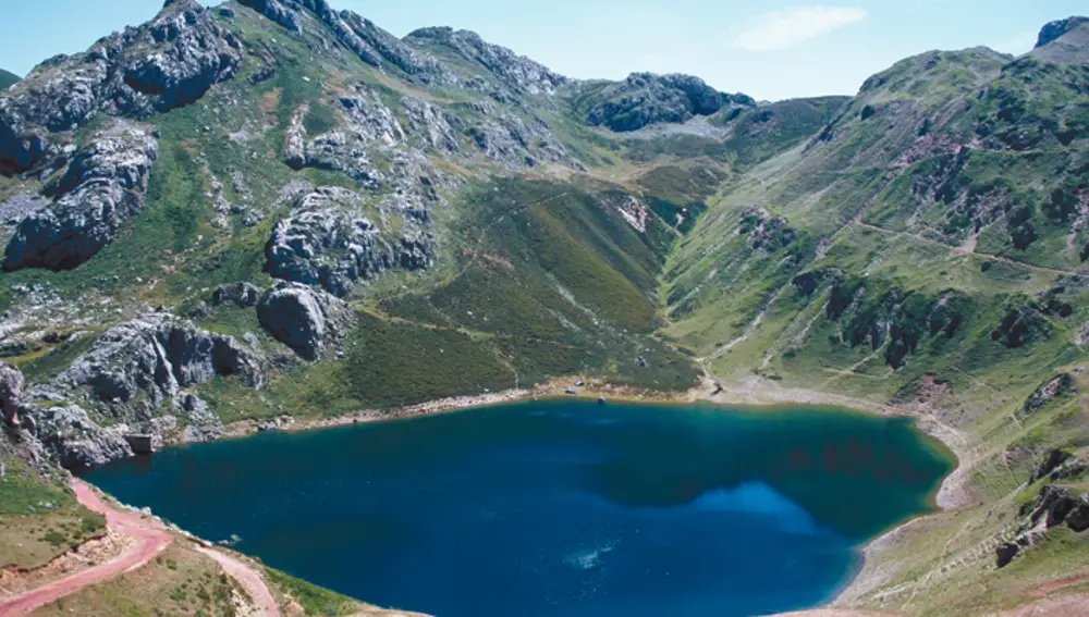 Lago de la Cueva en Asturias