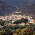 Vista general del paisaje en Bejís este sábado, tras el incendio forestal