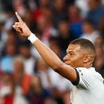 Kylian Mbappé celebra un gol con el PSG