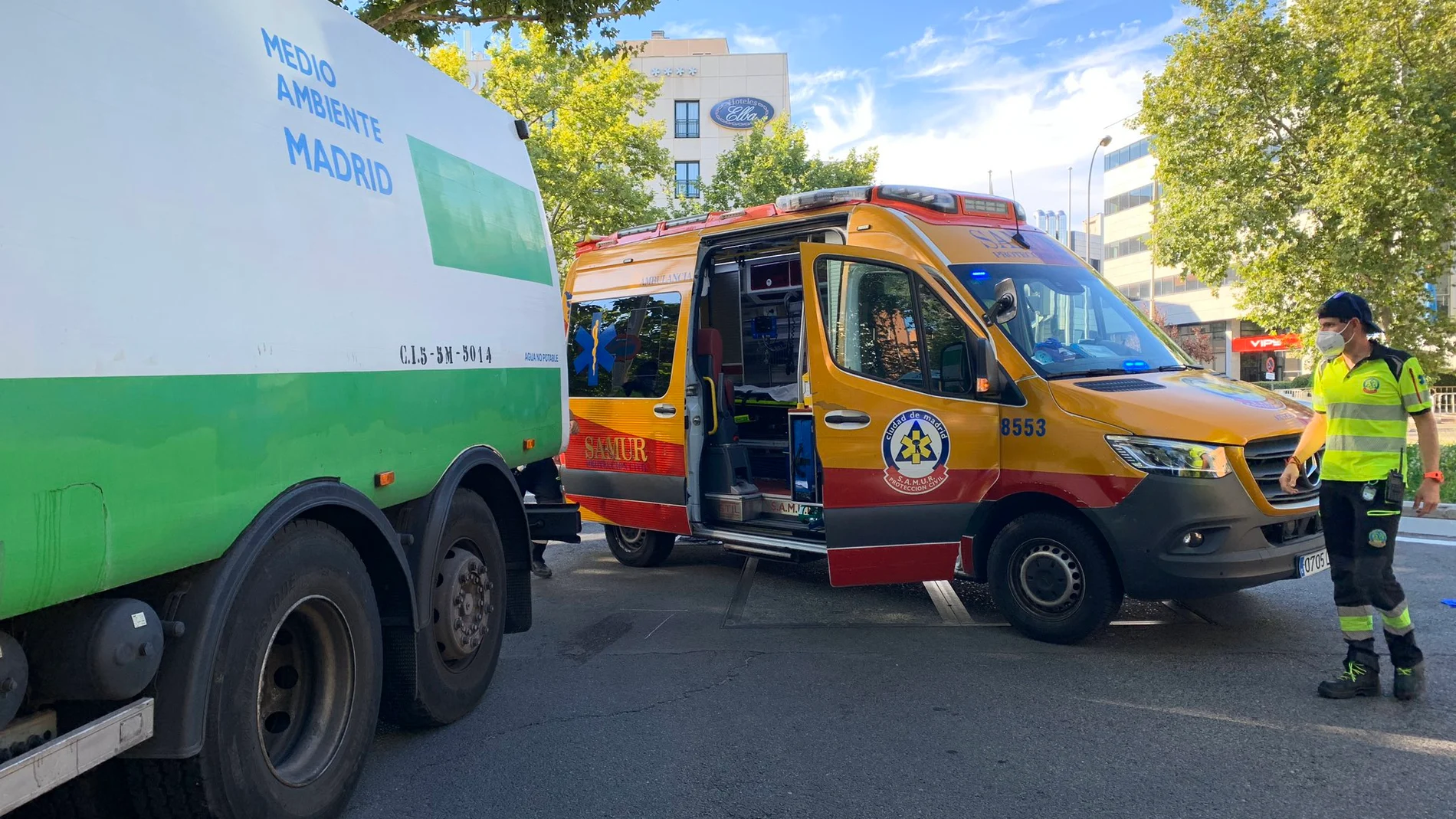 Una mujer de 84 años ha sido atropellado por una camión de la limpieza