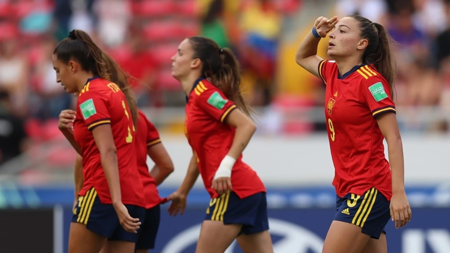 Inma Gabarro celebra el gol de la victoria ante México