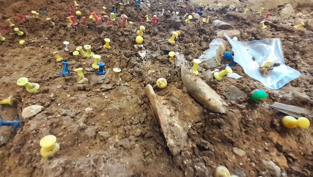 Campaña de excavación en la cueva de Prado Vargas