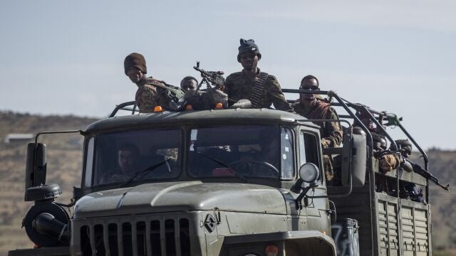 Militares del Gobierno federal cerca de Agula, al norte de Mekele.
