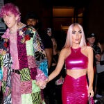 Megan Fox y Machine Gun Kelly en New York City con el estilo Barbiecore