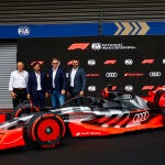 Stefano Domenicali (F1), Mohammed Ben Sulayem (FIA), Markus Duesmann (Audi) y Oliver Hoffman (Audi).
