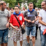 La concejal de EH Bildu en Bilbao Jone Goirizelaia participó el pasado viernes en la manifestación por las calles de Bilbao convocada por la red Sare Herritarra, que trabaja en la defensa de los derechos de los presos de ETA, y las comparsas de Bilbao para reclamar que todos los reclusos de la organización terrorista cumplan condena "en cárceles de Euskal Herria"