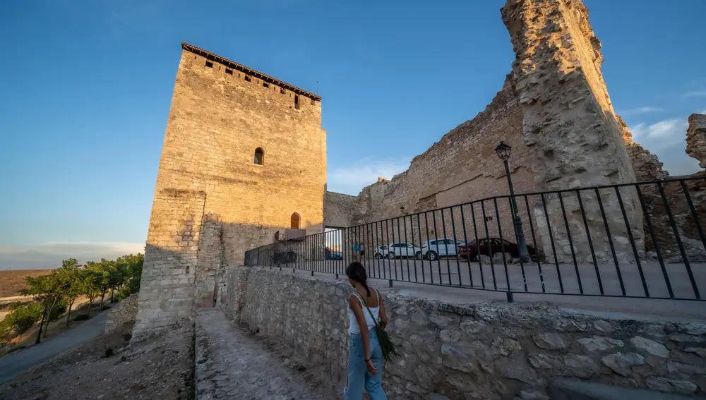 Vista del Castillo de Haza (Burgos) uno de los museos vivos mas visitados