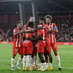 Los jugadores del Almería celebran el primer gol
