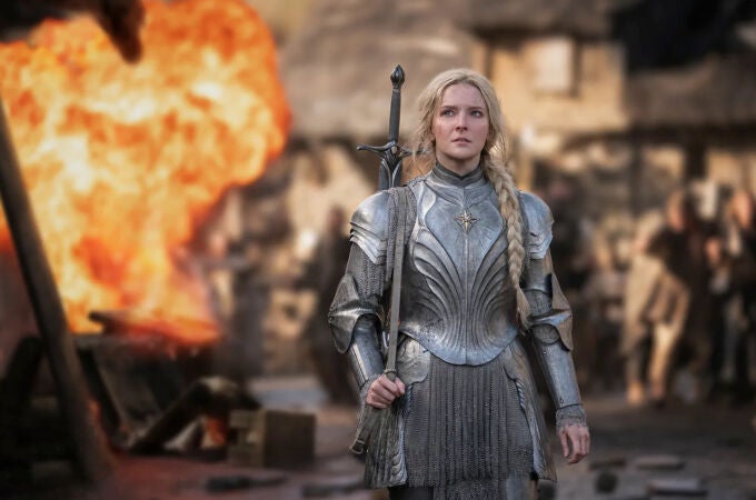 Morfydd Clark da vida a una joven Galadriel en «Los anillos de poder»