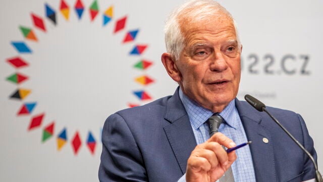 El Alto Representante de la Unión para Asuntos Exteriores y Política de Seguridad de la UE, Josep Borrell, asiste a una rueda de prensa durante la Reunión de Ministros de Asuntos Exteriores Europeos en Praga, República Checa