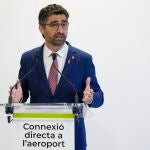 El vicepresidente del Govern y conseller de Políticas Digitales, Jordi Puigneró, durante la rueda de prensa ofrecida este viernes en el Centro Industrial Alstom de Sta Perpètua de la Mogoda (Barcelona)