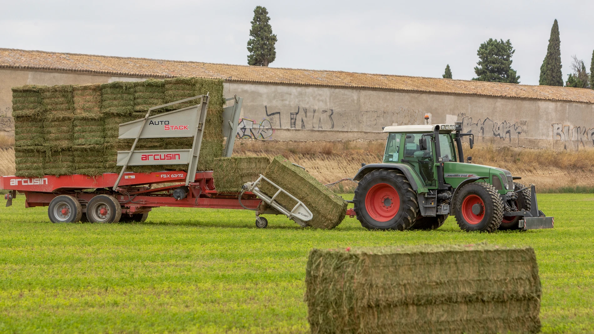 Imagen de archivo de un tractor