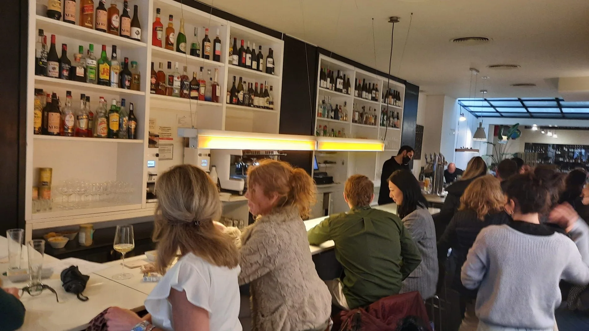 Mientras unos parten, otros clientes prefieren la lealtad al restaurante de cabecera antes de someterse a los dictados del cambio