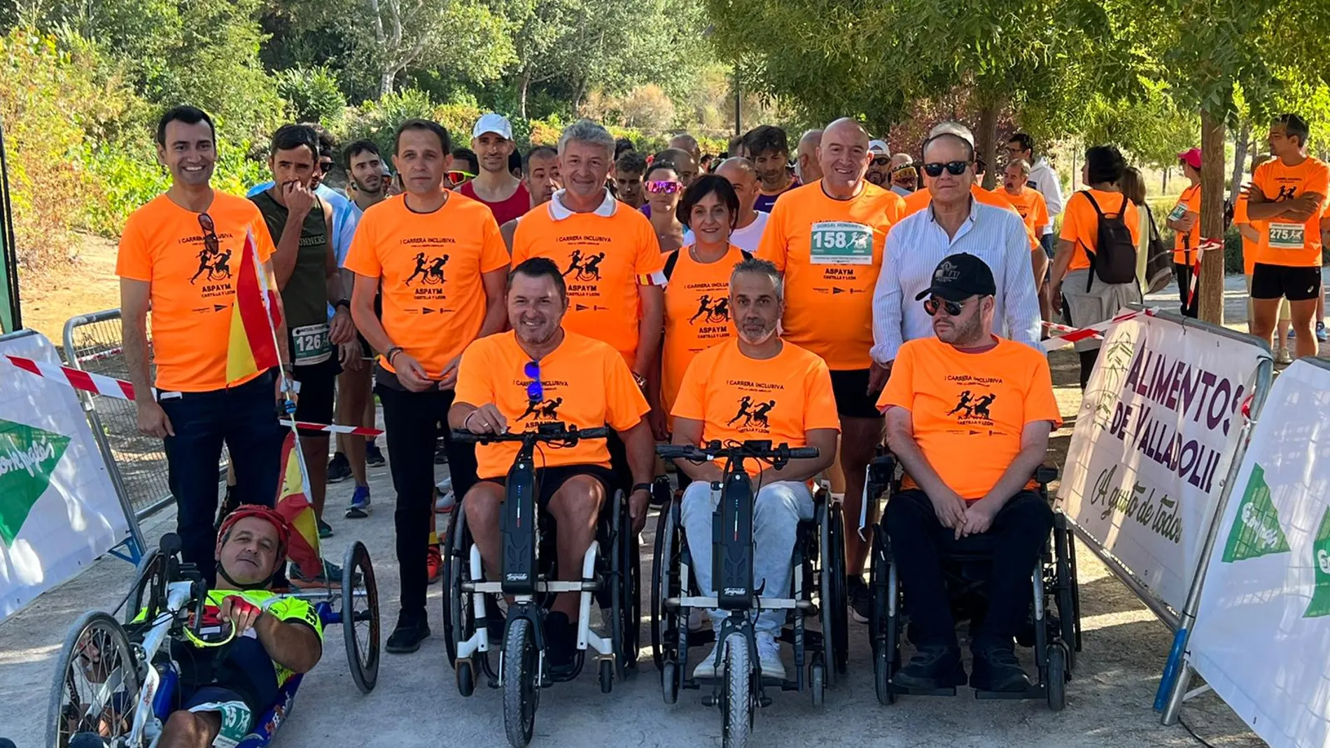 Ángel de Propios, Francisco Sardón, Jesús Julio Carnero, Sarbelio Fernández, Conrado Íscar, David Esteban e Ignacio Tremiño, entre otros, antes de iniciar la carrera