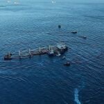 Imagen con dron del buque OS35 semihundido frente a Gibraltar. GOBIERNO DE GIBRALTAR
