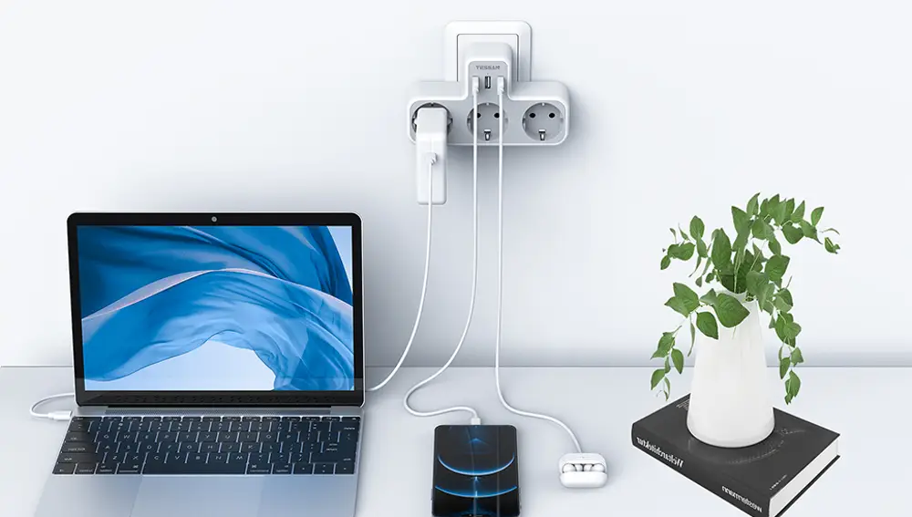 Cargador múltiple de USB y enchufe con buenas opiniones, un ladrón para cargar a la vez varios dispositivos y ordenar los cables