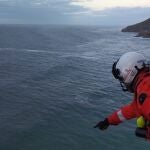 Labores del helicóptero del 112 en el lugar donde se han producido los sucesos GOBIERNO DE CANTABRIA 06/09/2022