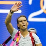 Nadal se despide del público de la Arthur Ashe después de caer ante Tiafoe