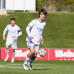 Julen Jon Guerrero con el Juvenil del Real Madrid.