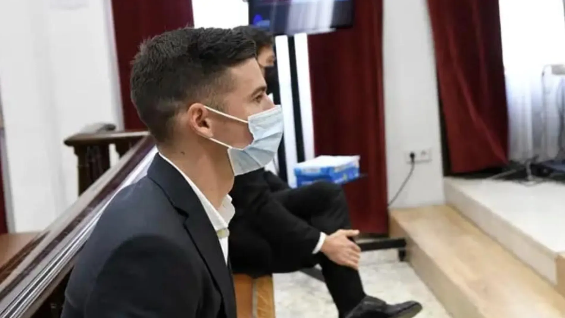 Santi Mina durante un juicio