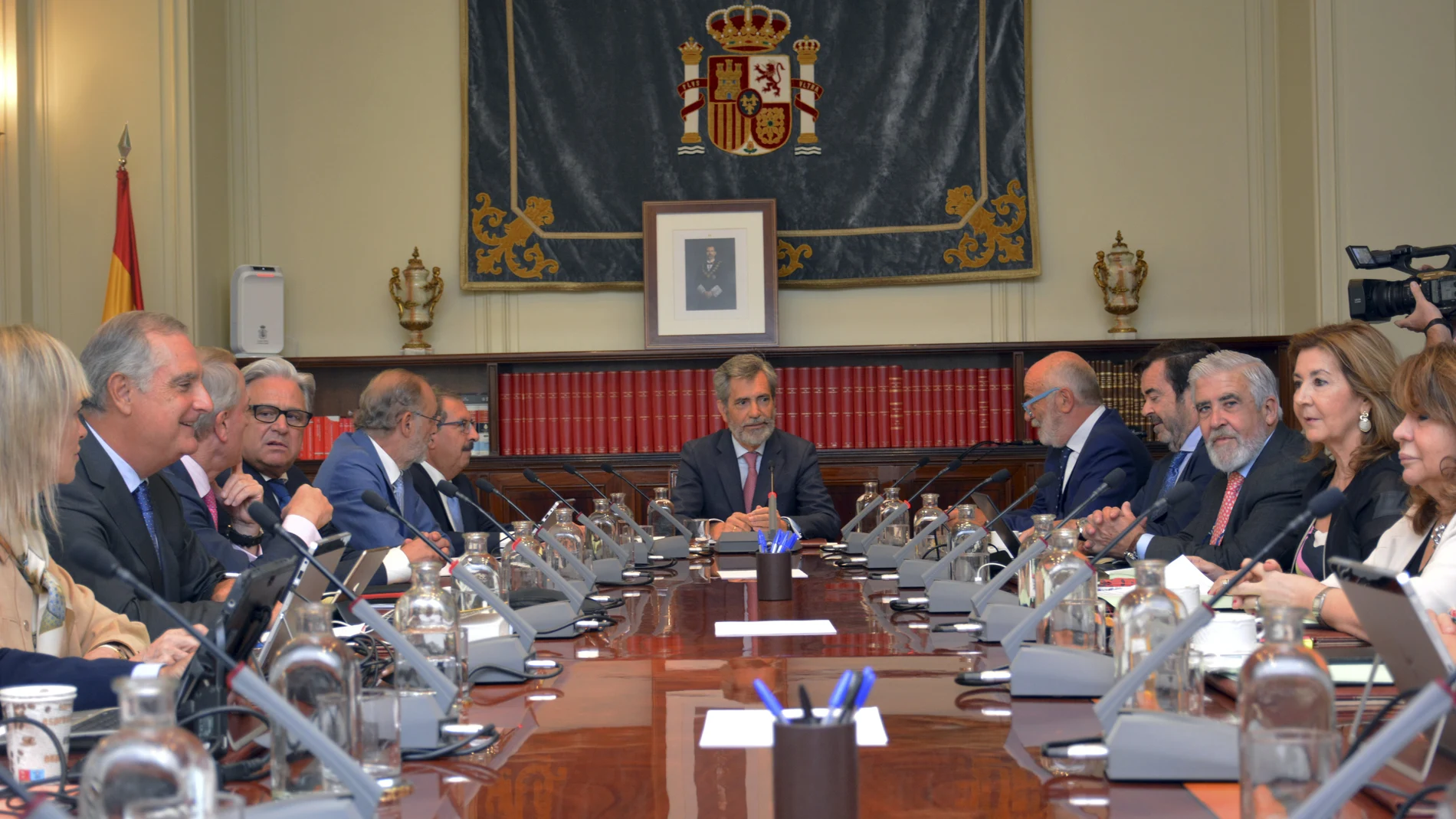 El Consejo General del Poder Judicial fijó en un pleno extraordinario el pasado día 8 las bases para el proceso de elección de los dos jueces del TC
