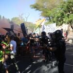 Este es el momento en que la Policía cargó contra los manifestantes