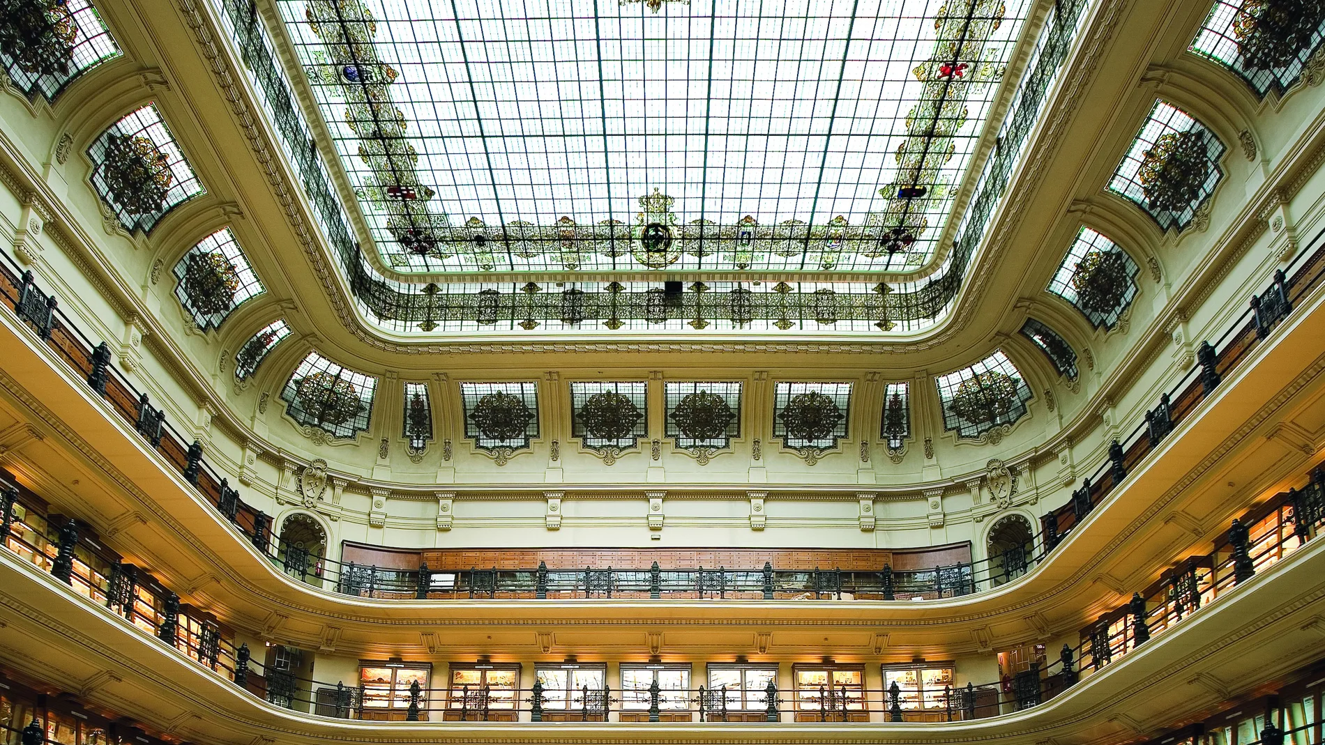 Interior del Museo Geominero