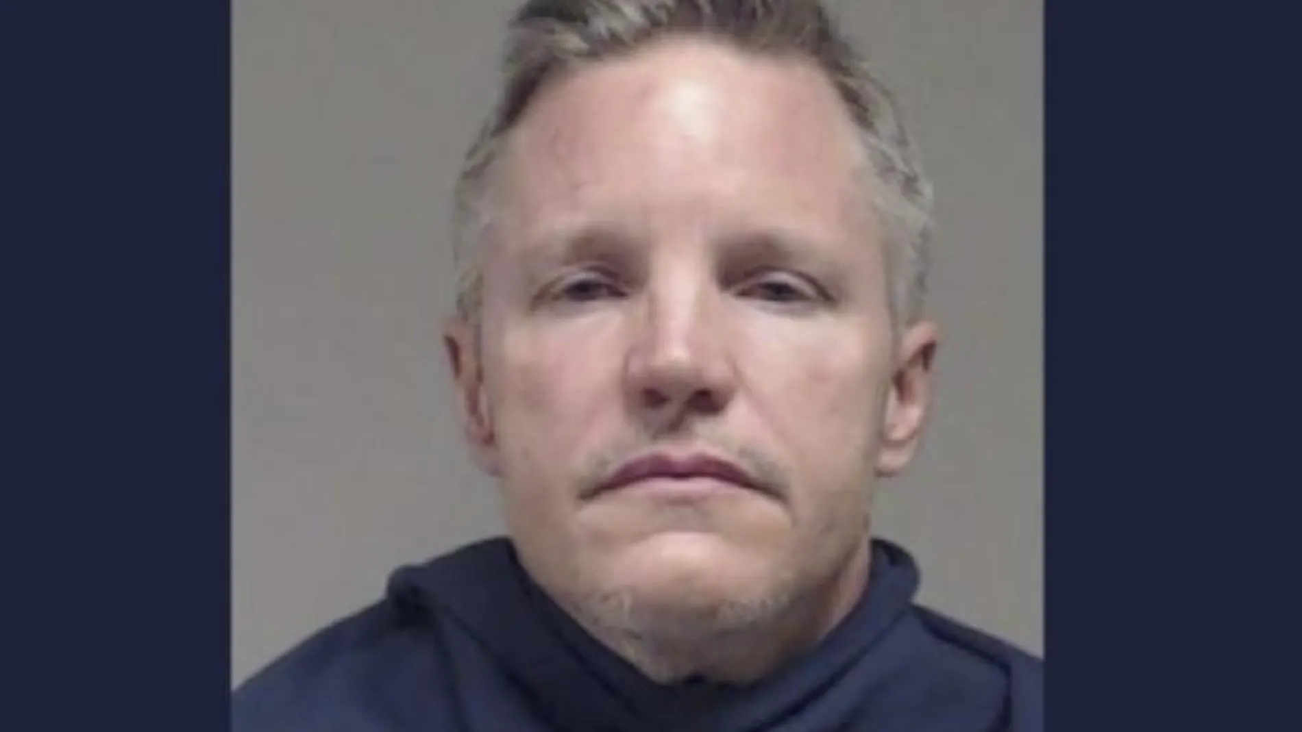 Mark Elliott Jones, de 49 años, fue condenado a 35 años de cárcel por abusar sexualmente de al menos dos menores.