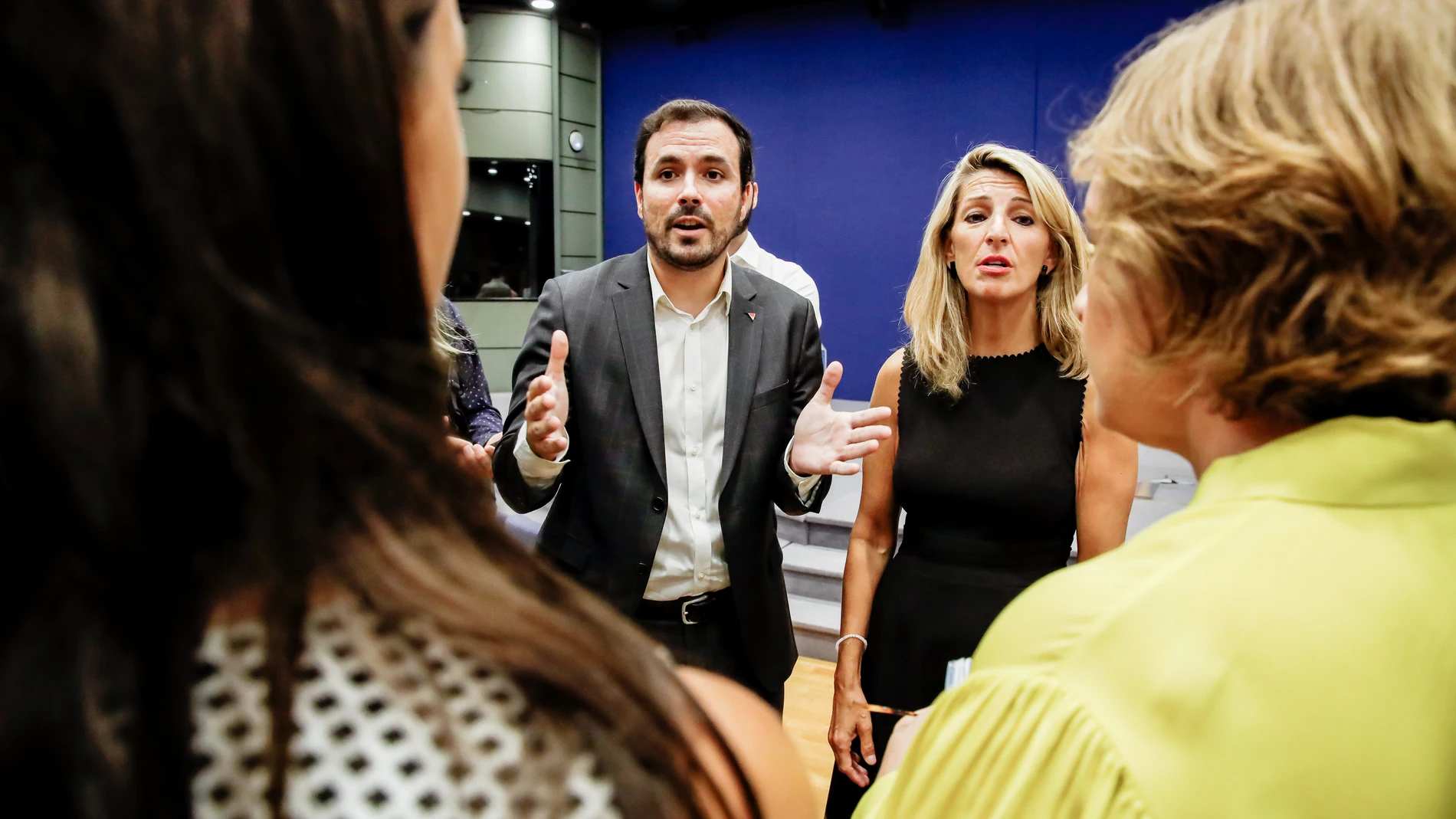 La vicepresidenta segunda del Gobierno y ministra de Trabajo y Economía Social, Yolanda Díaz, y el ministro de Consumo, Alberto Garzón