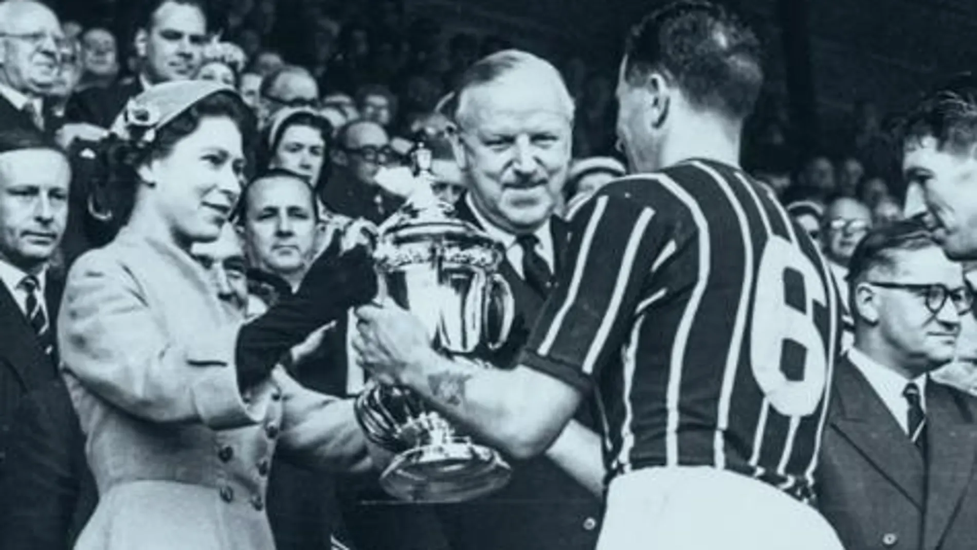 El futbol inglés llora la muerte de Isabel II