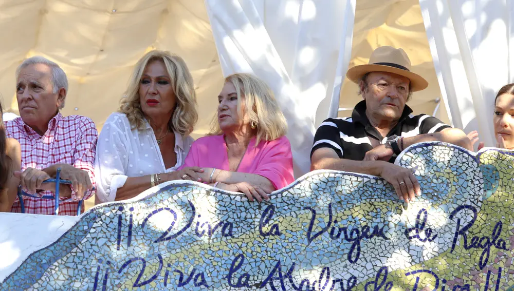José Antonio Rodríguez, Rosa Benito, Gloria y Amador Mohedano en Chipiona