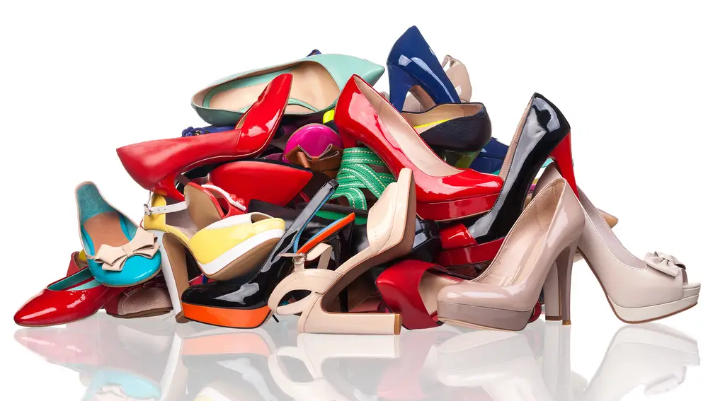 Pila de zapatos / Desorden