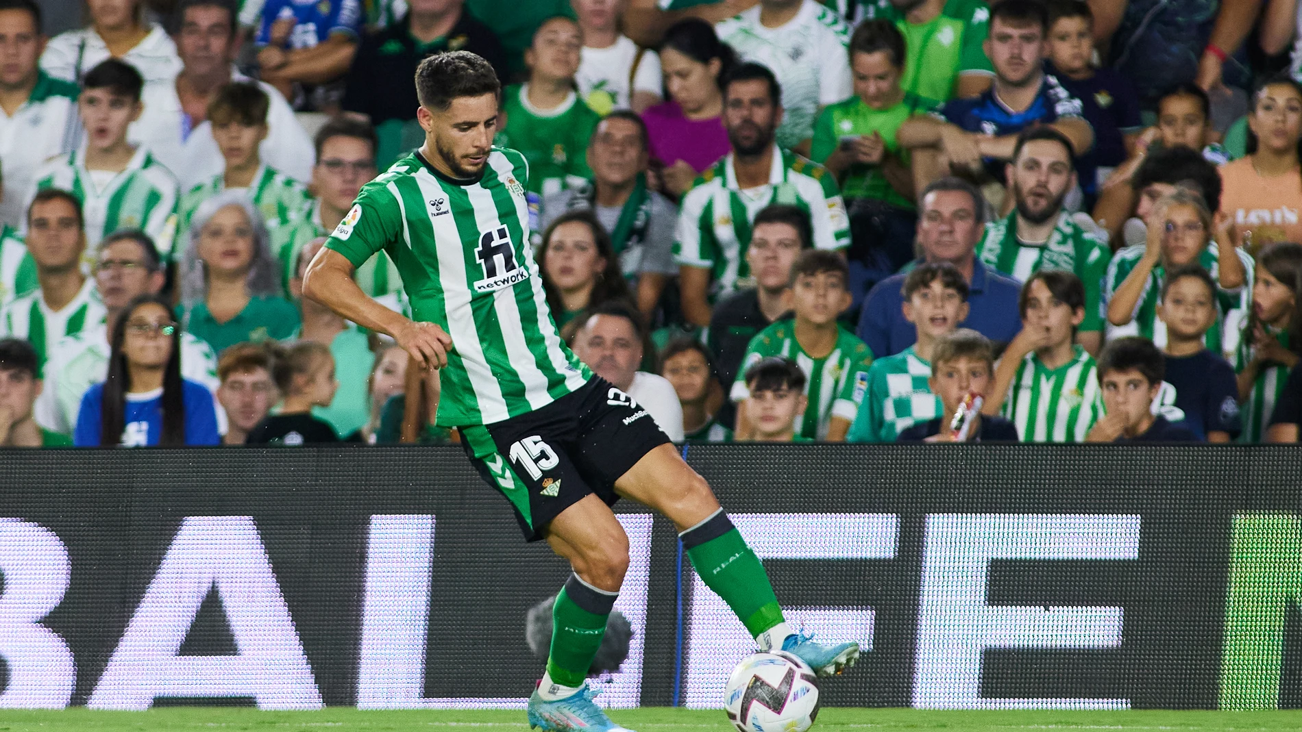 Álex Moreno con el Betis.