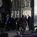 El príncipe Andrés de Inglaterra no pudo lucir uniforma militar en Edimburgo