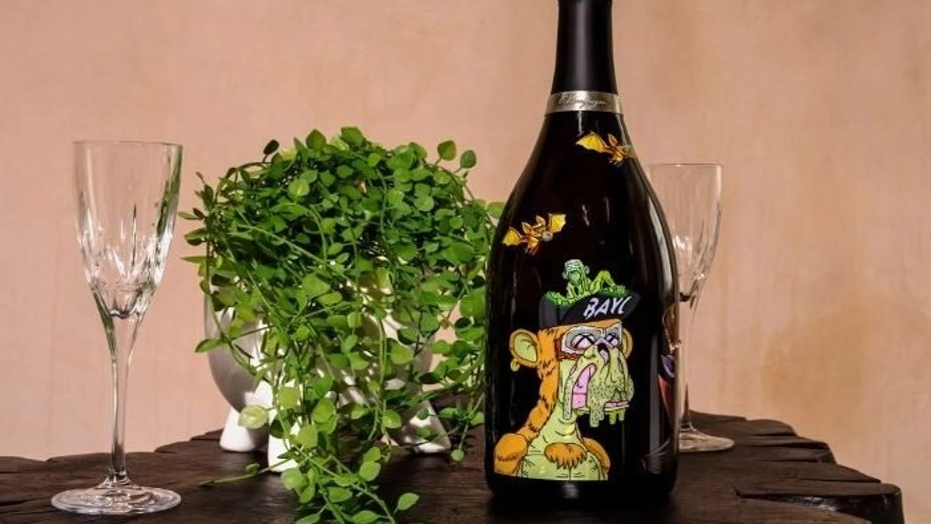 Imagen de la curiosa botella subastada.