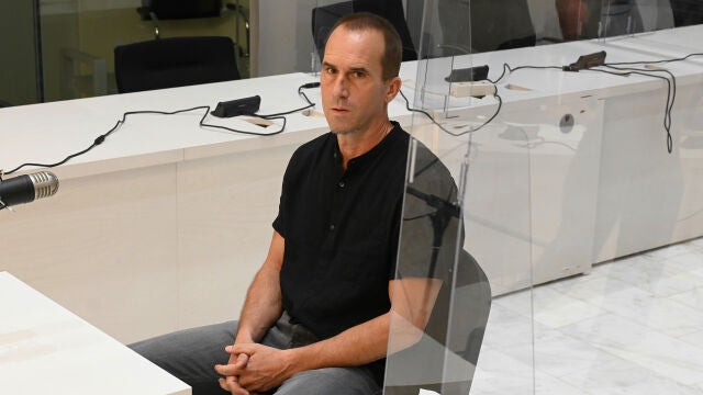 El histórico exjefe "militar" de ETA Garikoitz Aspiazu, "Txeroki", durante el juicio por el atentado con coche bomba en el centro de Bilbao en 2002