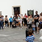 Una de las concentraciones que se han celebrado en Morón por la desaparición del menor con discapacidad vecino del pueblo. LN (Foto de ARCHIVO) 15/5/2022