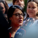 La exdiputada de la CUP Anna Gabriel atiende a los medios a las puertas del Tribunal Supremo