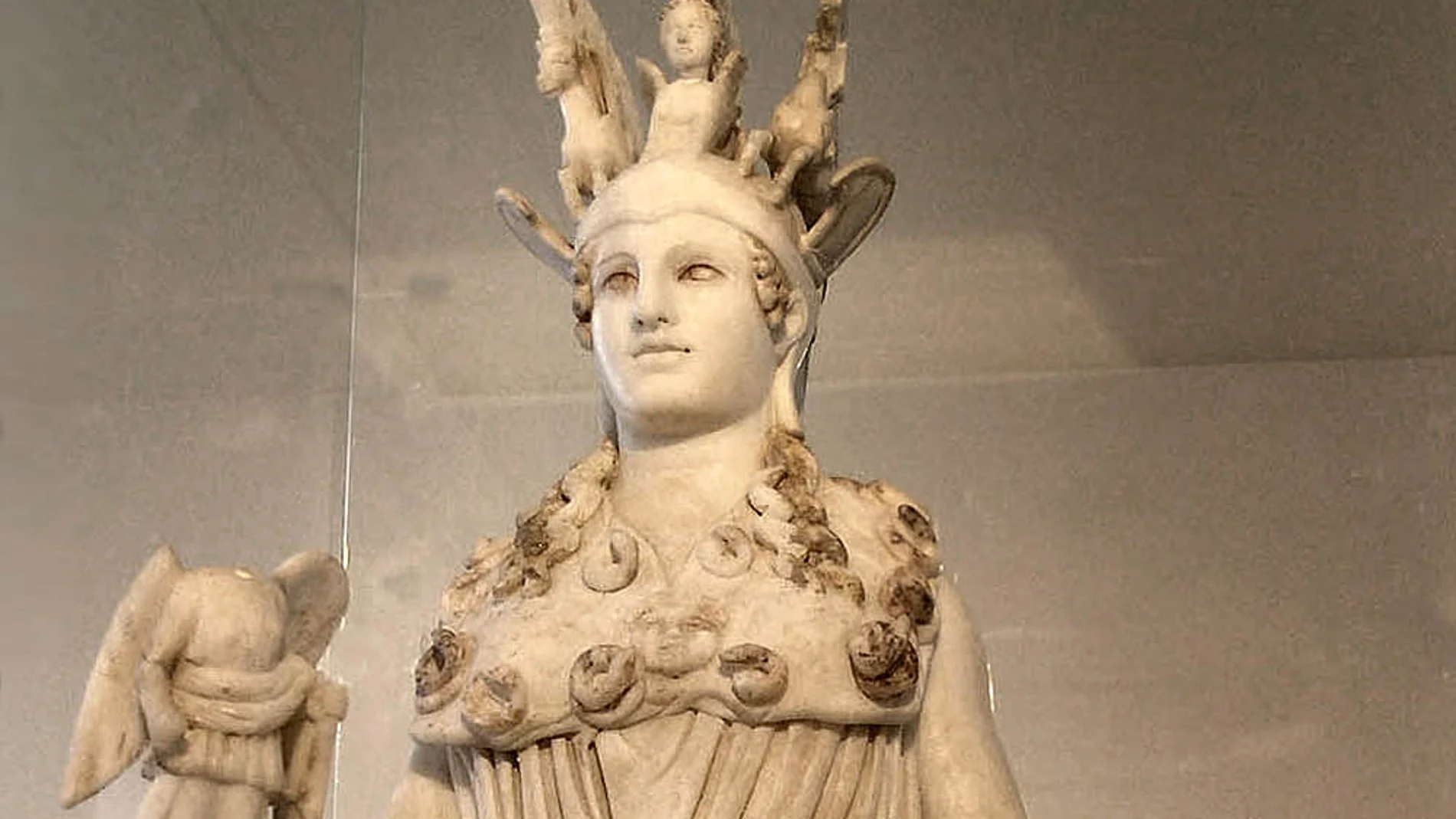 Estatua de mármol que representa la Atenea Parthenos (siglo III d.C.)