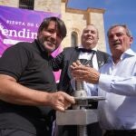 Pablo Martín y Miguel Ángel de Vicente, durante la Fiesta de la Vendimia de Valtiendas