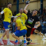 Rolando Uríos, en el partido en el que regresó a las pistas, con 51 años, tras llevar 13 retirado