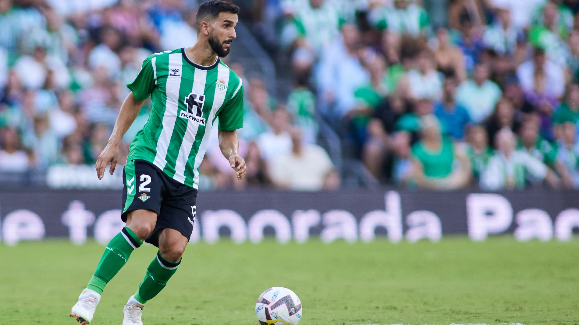 Martin Montoya debutó esta temporada. AFP7