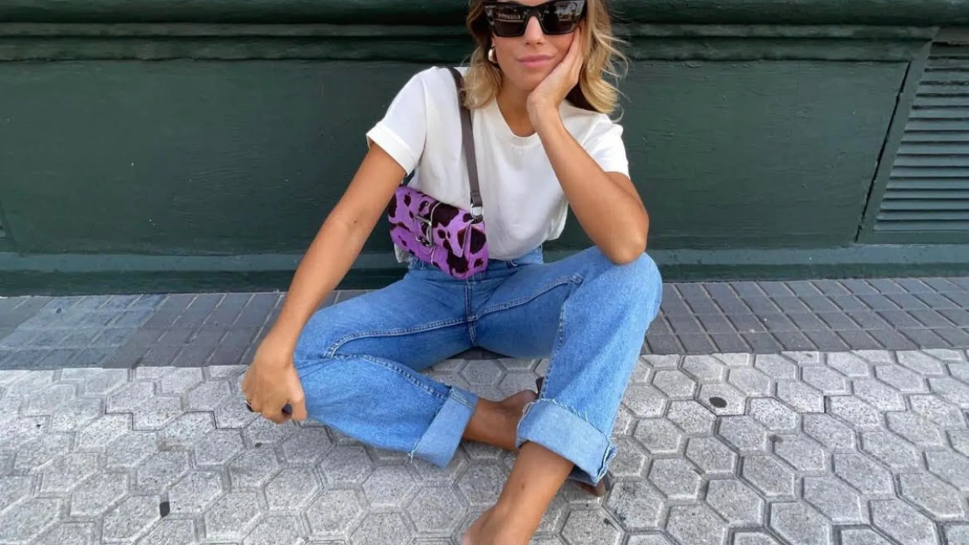 Sara Baceiredo con zuecos tan en tendencia.